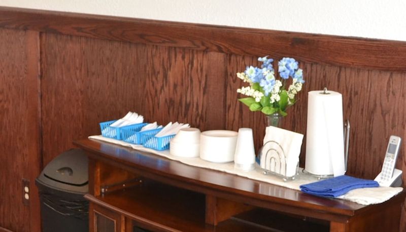 Info - Main Street Lodge and Suites