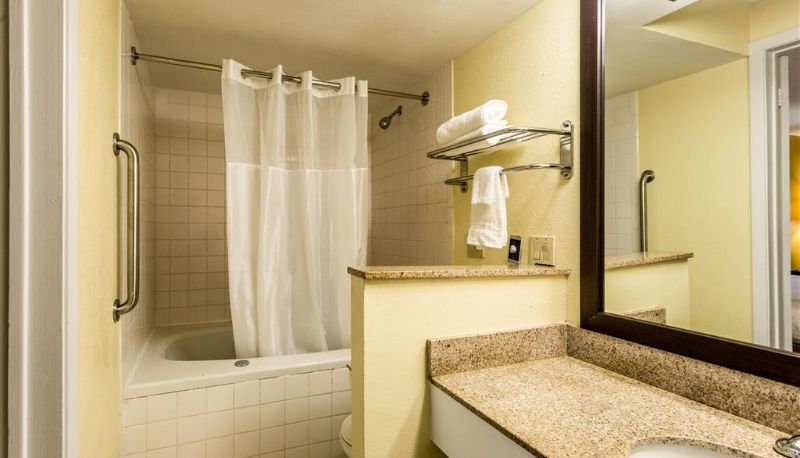 Camera - Quality Inn Indianola