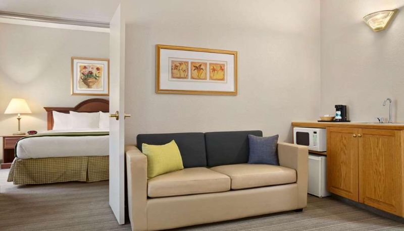 Suite - Country Inn & Suites by Radisson Charlotte University Place NC