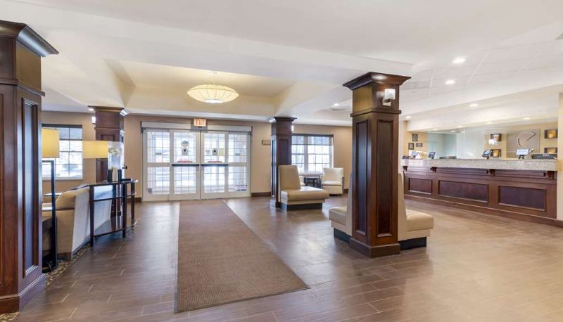 Hall - Comfort Inn & Suites Dover-Portsmouth