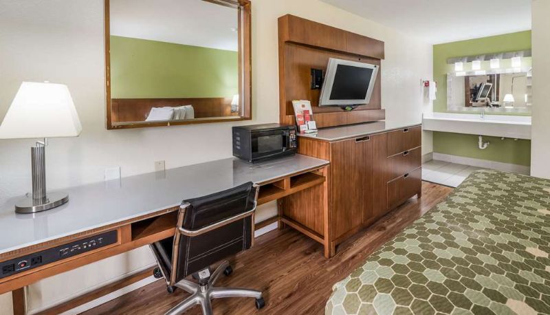 Camera - Econo Lodge Atlanta Airport East