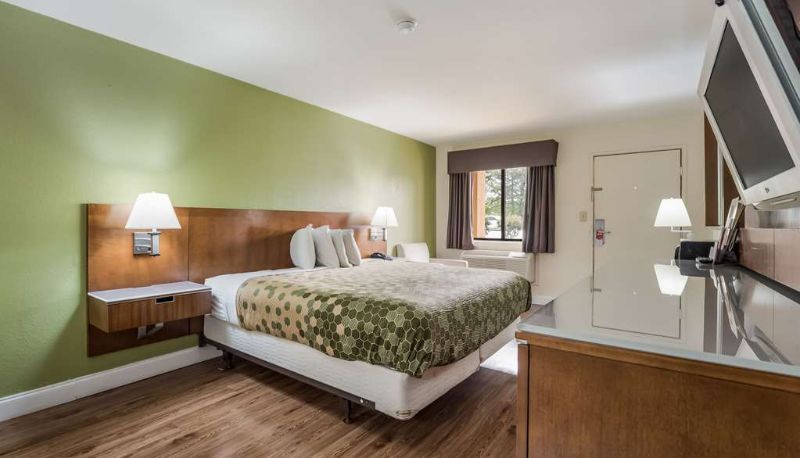 Camera - Econo Lodge Atlanta Airport East