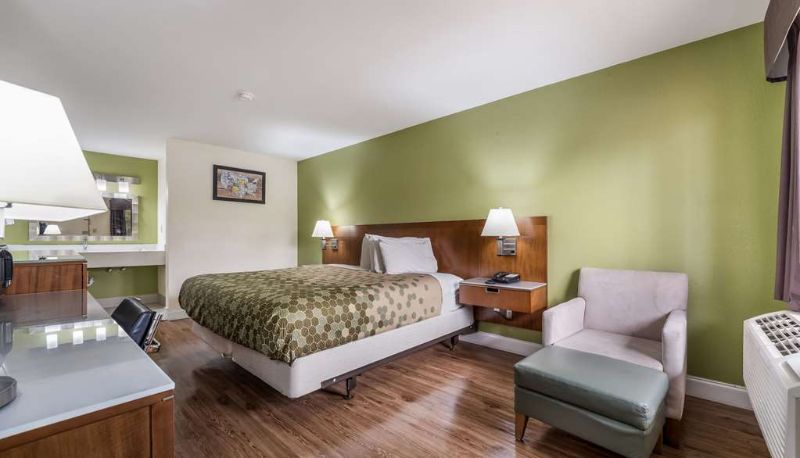 Camera - Econo Lodge Atlanta Airport East