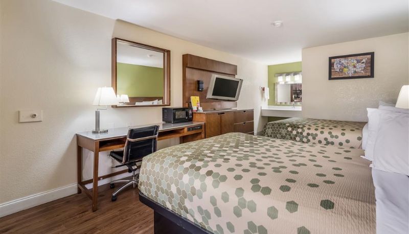Camera - Econo Lodge Atlanta Airport East