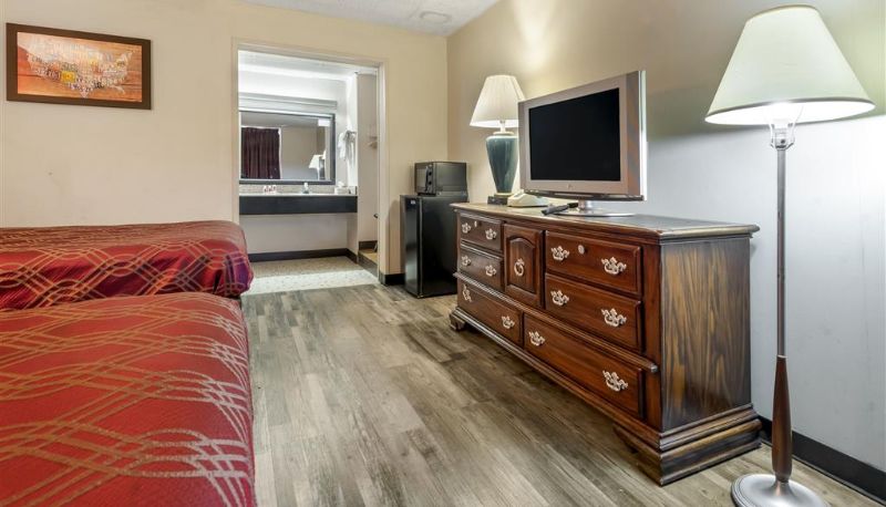 Habitación - Econo Lodge Cortland Downtown