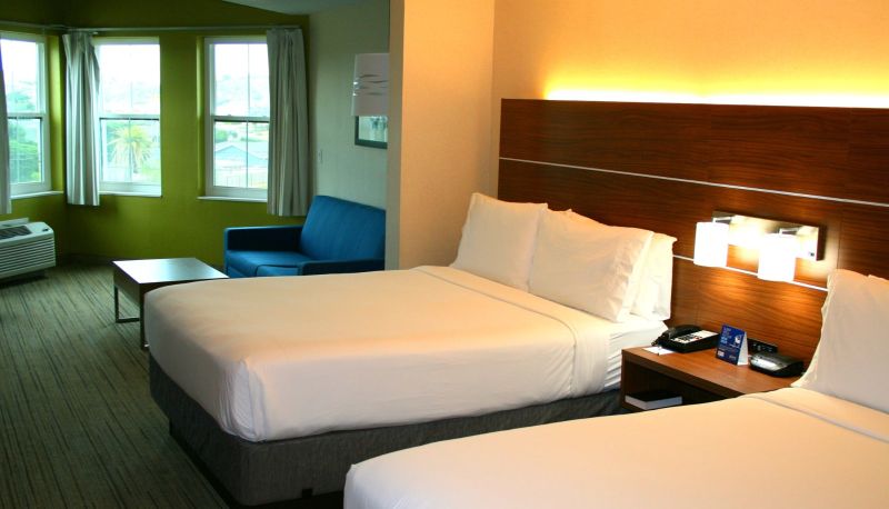 Rum - Holiday Inn Express & Suites MARINA - MONTEREY BAY AREA by IHG