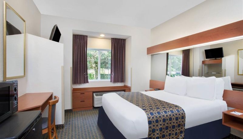 Camera - Microtel Inn & Suites by Wyndham Leesburg/Mt Dora
