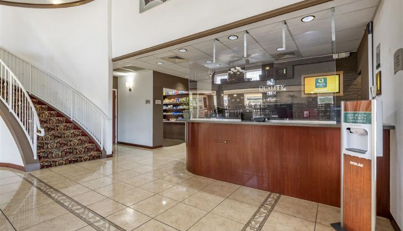 Hall - QUALITY INN ZEPHYRHILLS