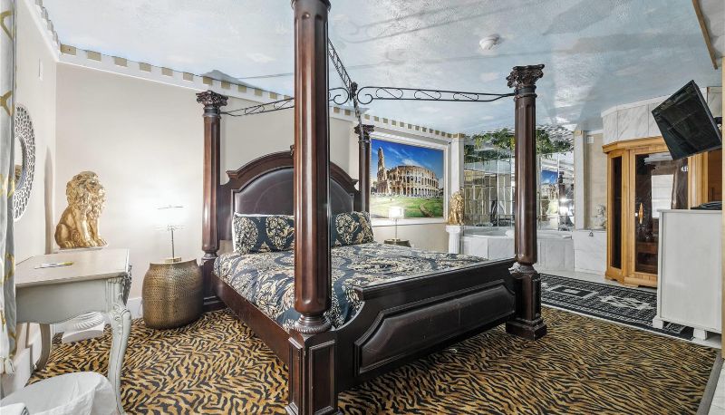 Suite - Days Inn & Suites by Wyndham Terre Haute