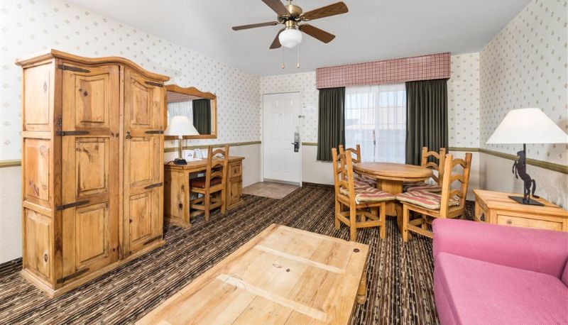 Suite - Days Inn by Wyndham Lebec