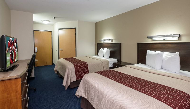 Room - OH Red Roof Inn Jackson