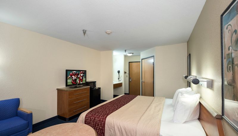 Zimmer - OH Red Roof Inn Jackson