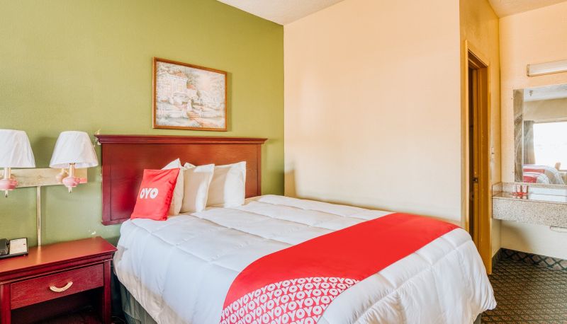 Room - OYO Hotel Grenada West