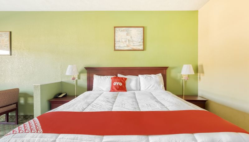 Room - OYO Hotel Grenada West