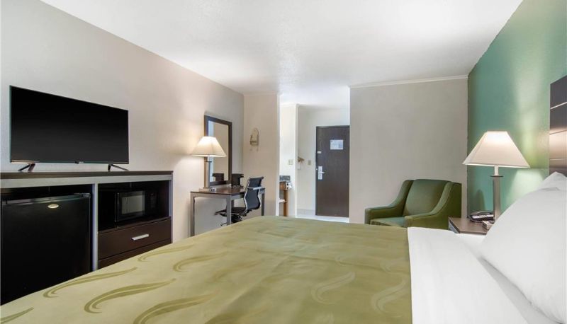 Zimmer - Quality Inn Russell