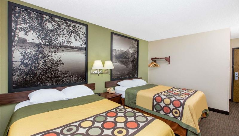Zimmer - Super 8 by Wyndham Fairmont