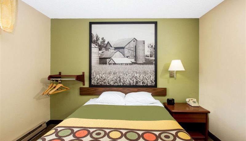 Zimmer - Super 8 by Wyndham Fairmont