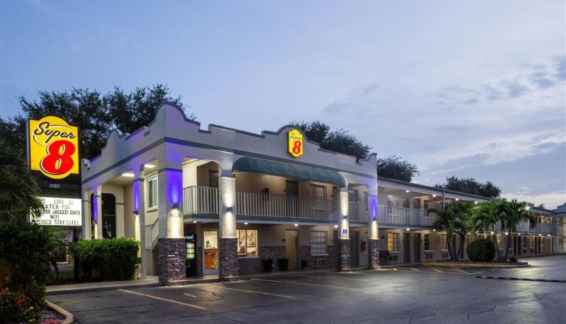 Außenansicht - Super 8 by Wyndham Bradenton Sarasota Area