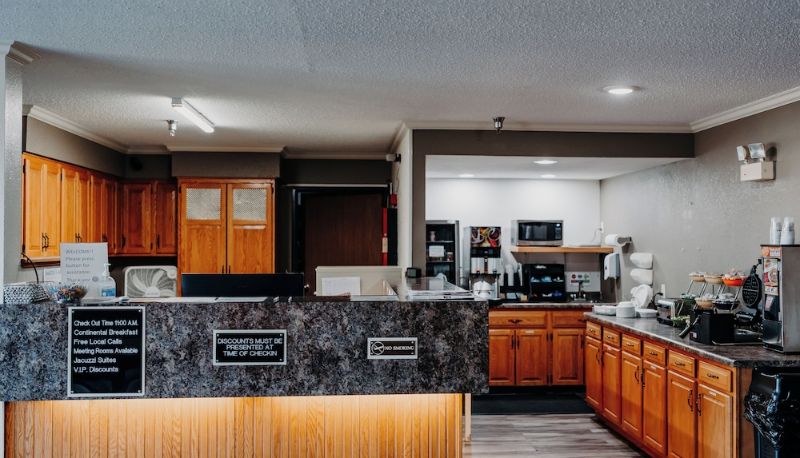 Breakfast room - Super 8 by Wyndham Morris