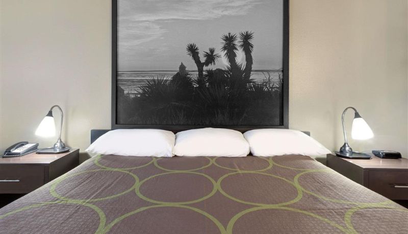 Zimmer - Super 8 by Wyndham Victoria/North/Mall Area