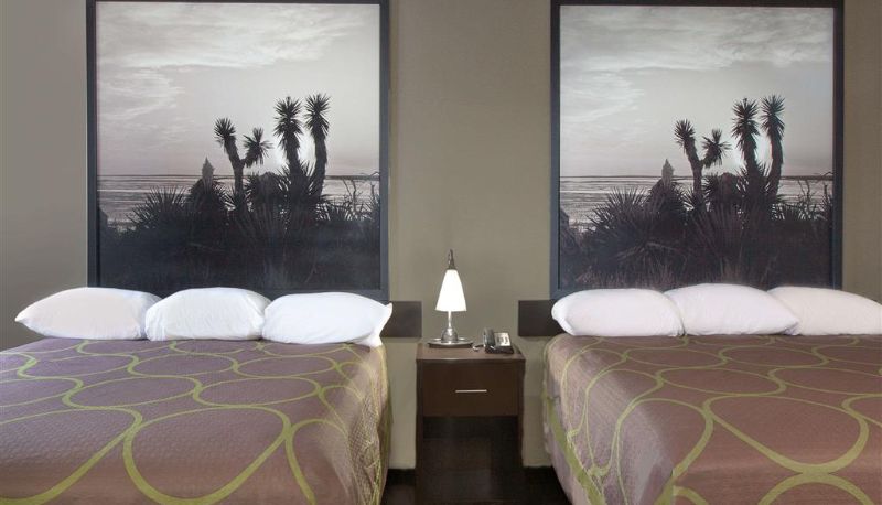 Kamer - Super 8 by Wyndham Victoria/North/Mall Area