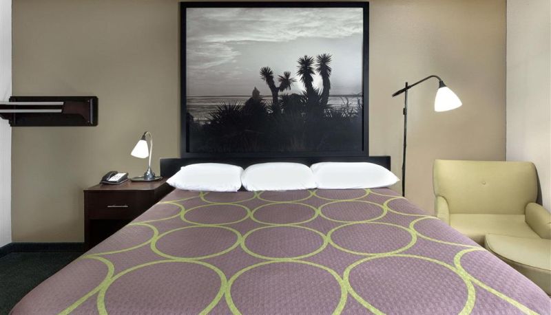 Zimmer - Super 8 by Wyndham Victoria/North/Mall Area