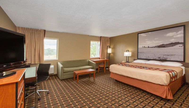 Suite - Super 8 by Wyndham Ottawa