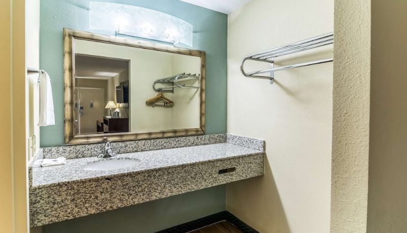 Apartment - NC Motel 6 Kenly