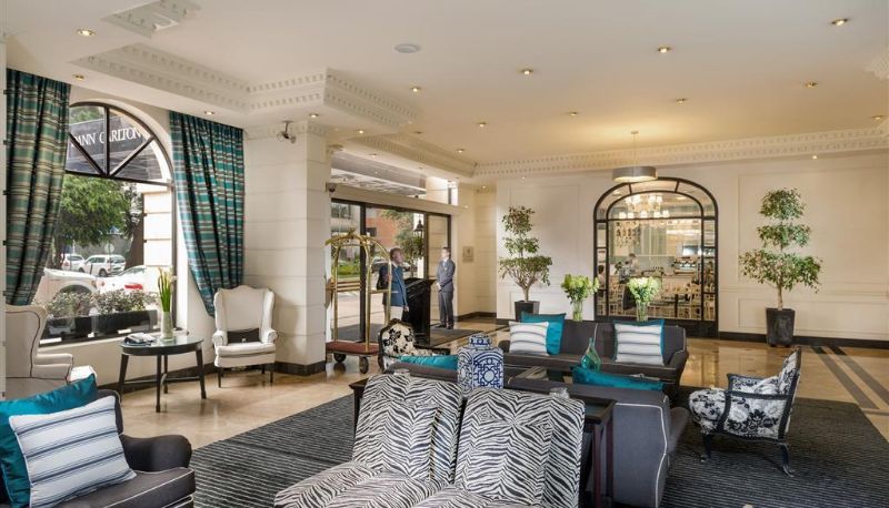 Hall - Dann Carlton Quito