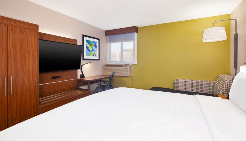 Room - Holiday Inn Express FAIRFAX - ARLINGTON BOULEVARD by IHG