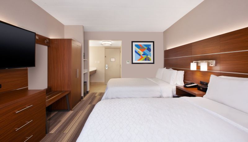 Room - Holiday Inn Express FAIRFAX - ARLINGTON BOULEVARD by IHG