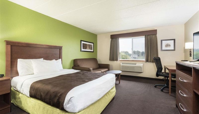 Room - AmericInn by Wyndham Little Falls