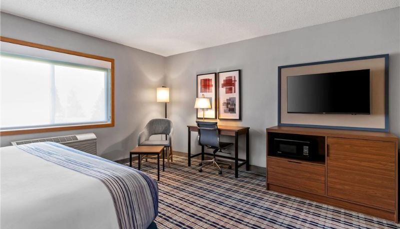 Zimmer - AmericInn by Wyndham Crookston U of M Crookston