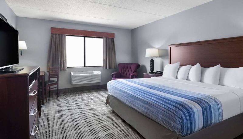 Zimmer - AmericInn by Wyndham Stuart