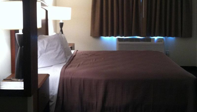 Room - AmericInn by Wyndham Beulah
