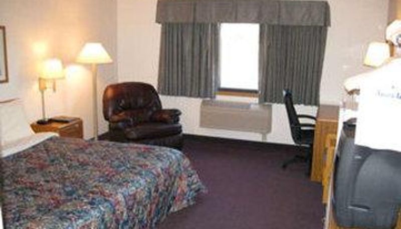 Camera - FairBridge Inn and Suites Thorp