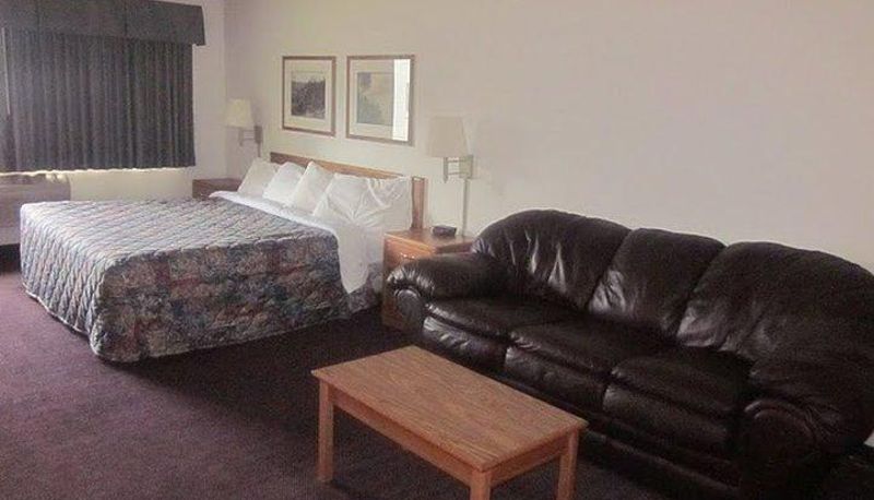 Camera - FairBridge Inn and Suites Thorp