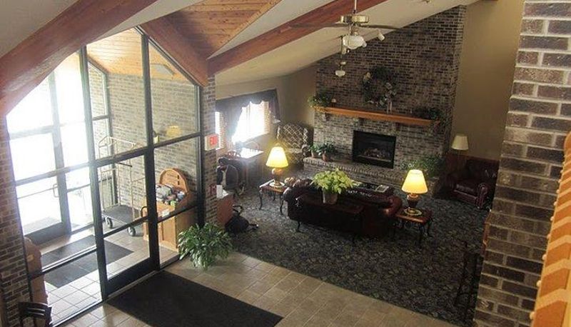 Hall - FairBridge Inn and Suites Thorp