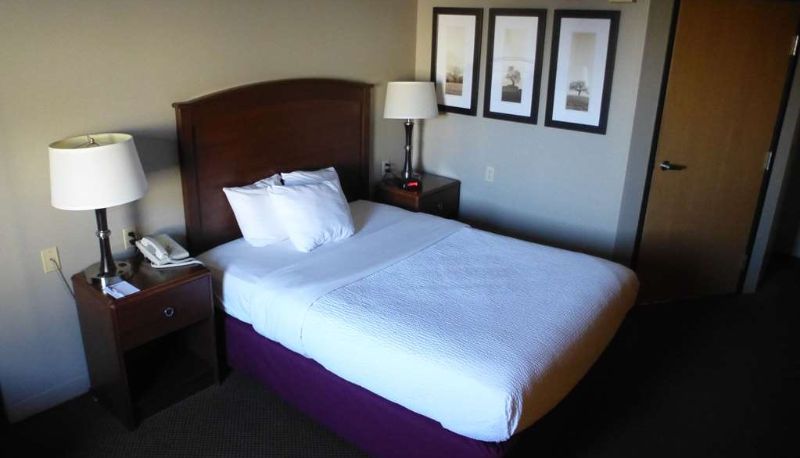 Zimmer - AmericInn by Wyndham Mitchell