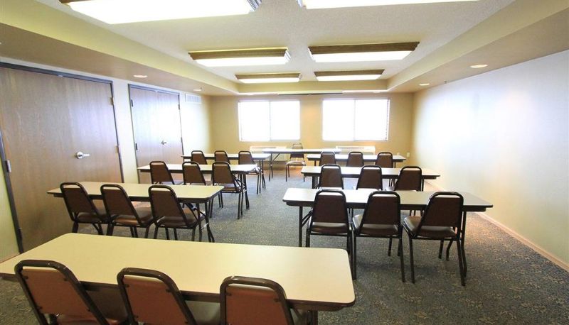 Konferenzraum - AmericInn by Wyndham Cedar Rapids Airport