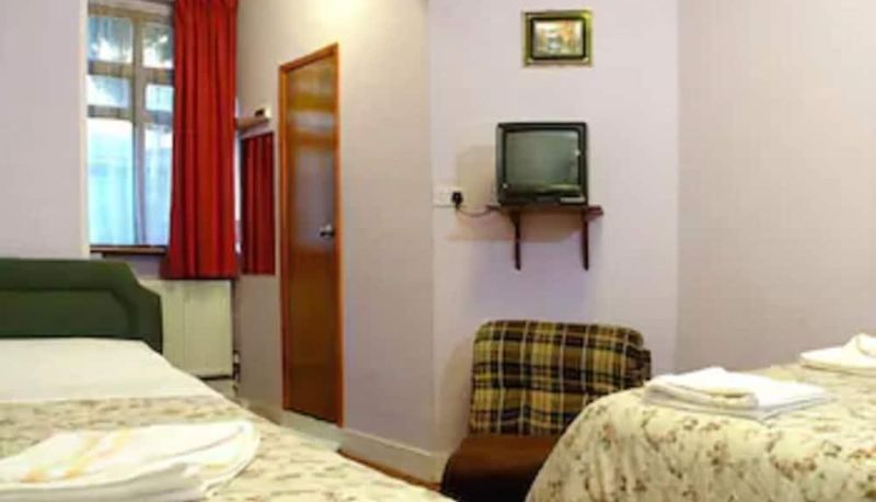 Chambre triple - Holly House Hotel