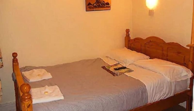 Chambre économique (simple) - Holly House Hotel