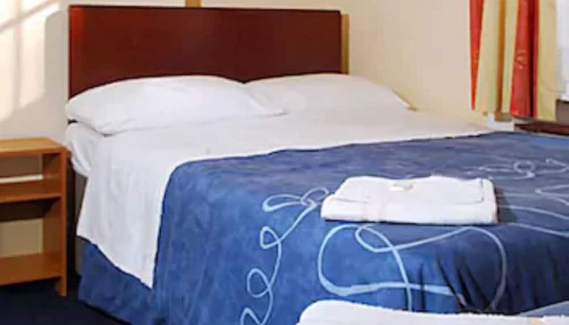 Chambre Familiale - Holly House Hotel