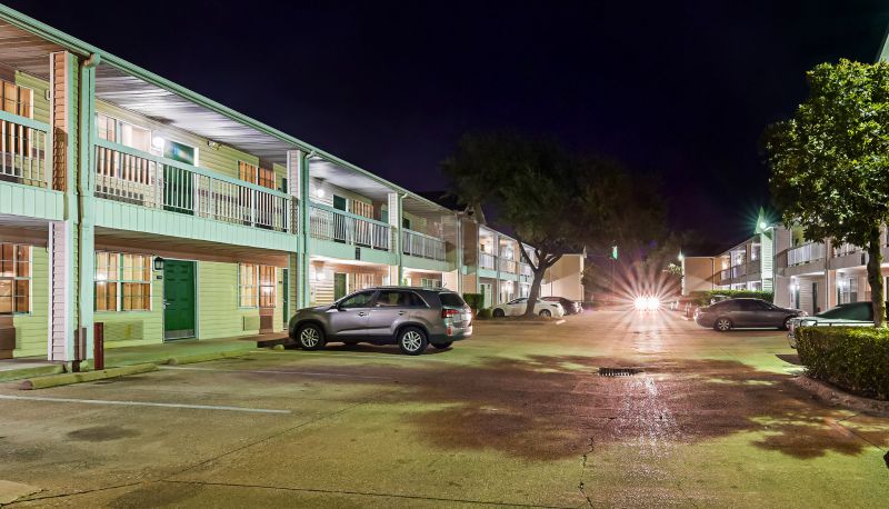 Info - HomeTowne Studios Dallas - North Addison/ Tollway