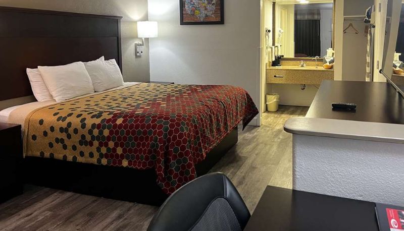 Zimmer - Econo Lodge Inn & Suites Macon North