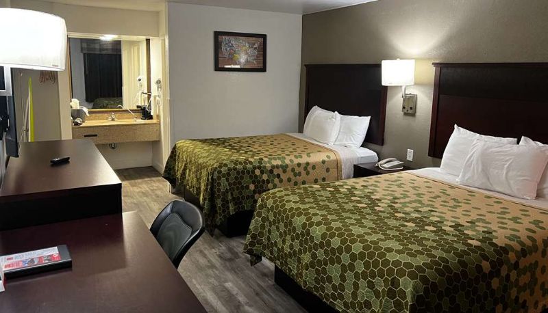 Zimmer - Econo Lodge Inn & Suites Macon North