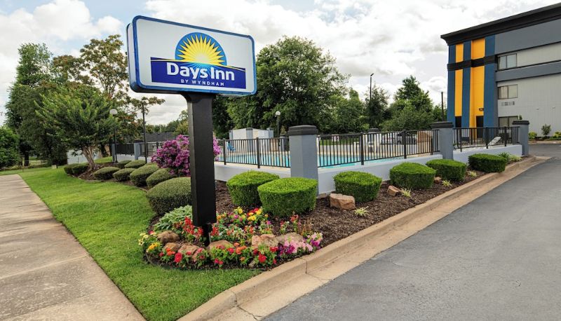 Pool - Days Inn by Wyndham Fort Smith
