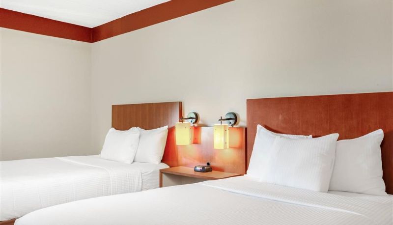 Room - La Quinta Inn & Suites by Wyndham Miami Cutler Bay