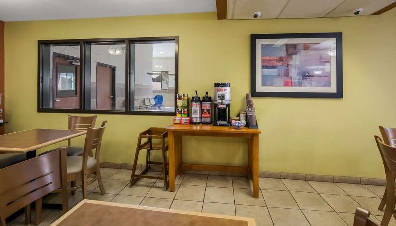 Hall - Americas Best Value Sandman Inn