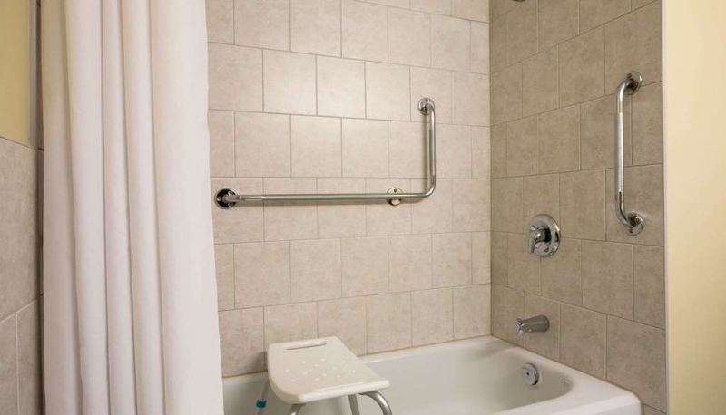 Camera - Days Inn by Wyndham Renfrew Conference Centre